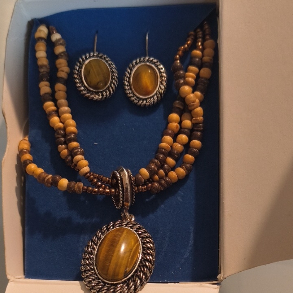 Avon Brown and Gold Beaded Necklace Set
